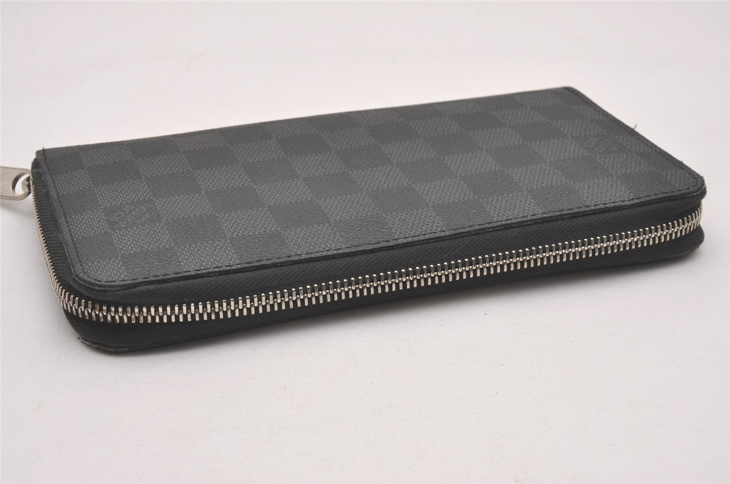 Authentic Louis Vuitton Damier Graphite Zippy Organizer Wallet N63077 LV 0609J