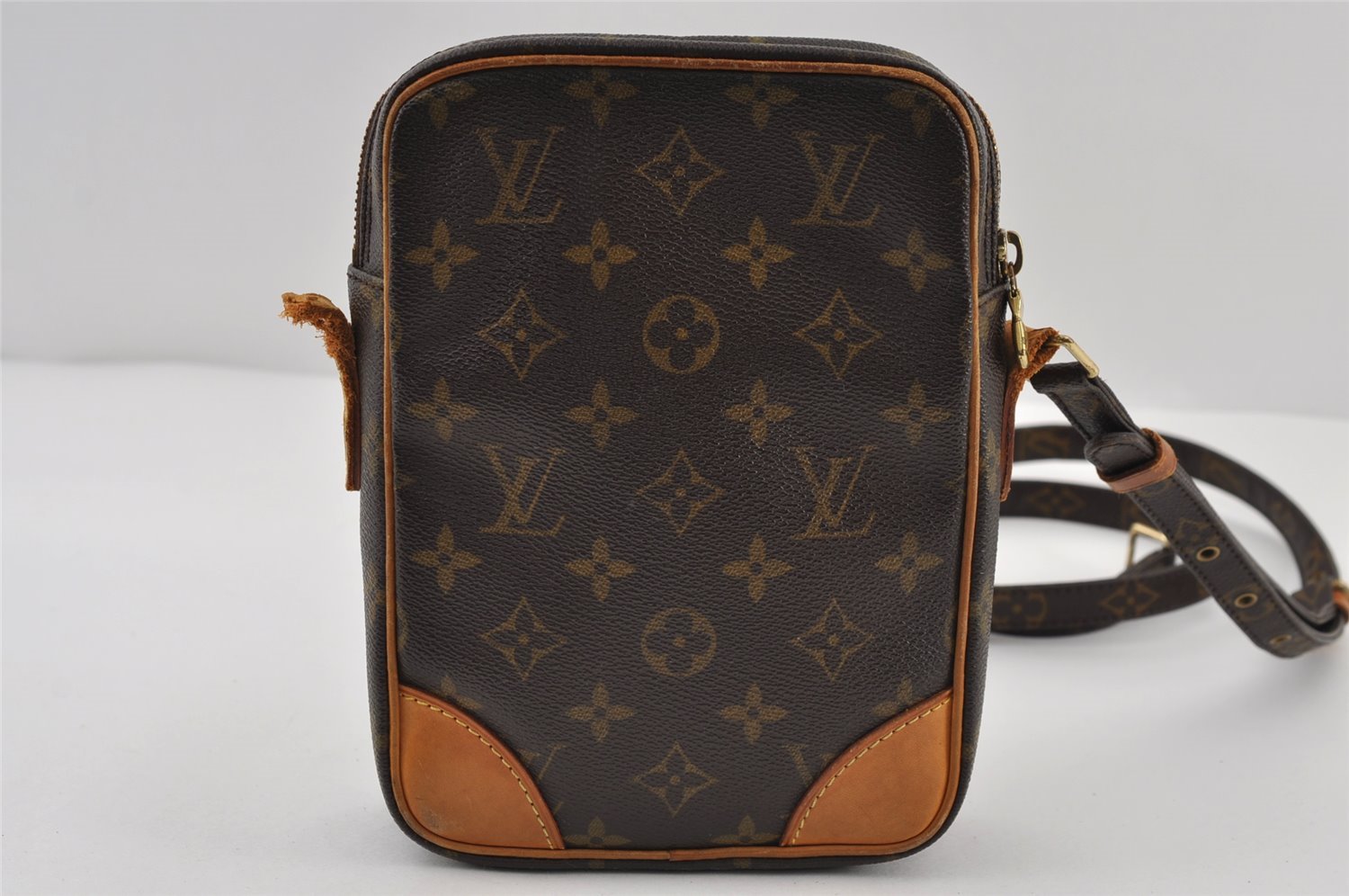 Authentic Louis Vuitton Monogram Danube Shoulder Cross Bag M45266 Junk 0611J