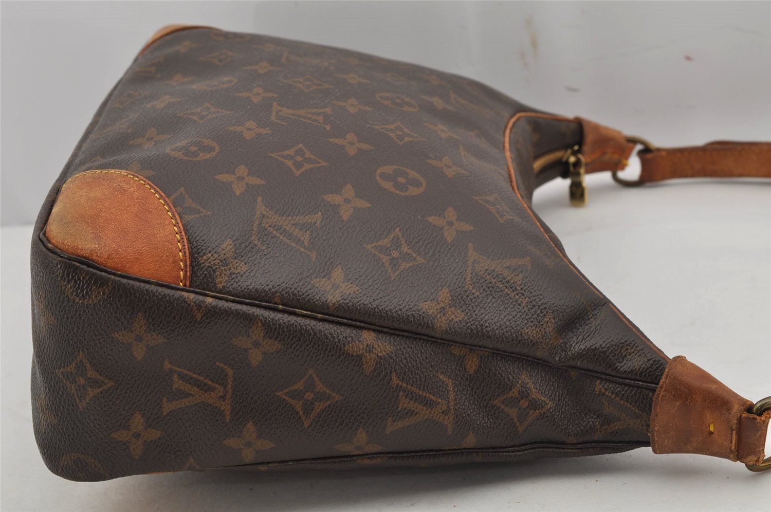 Authentic Louis Vuitton Monogram Boulogne 30 Shoulder Cross Bag M52165 LV 0626K