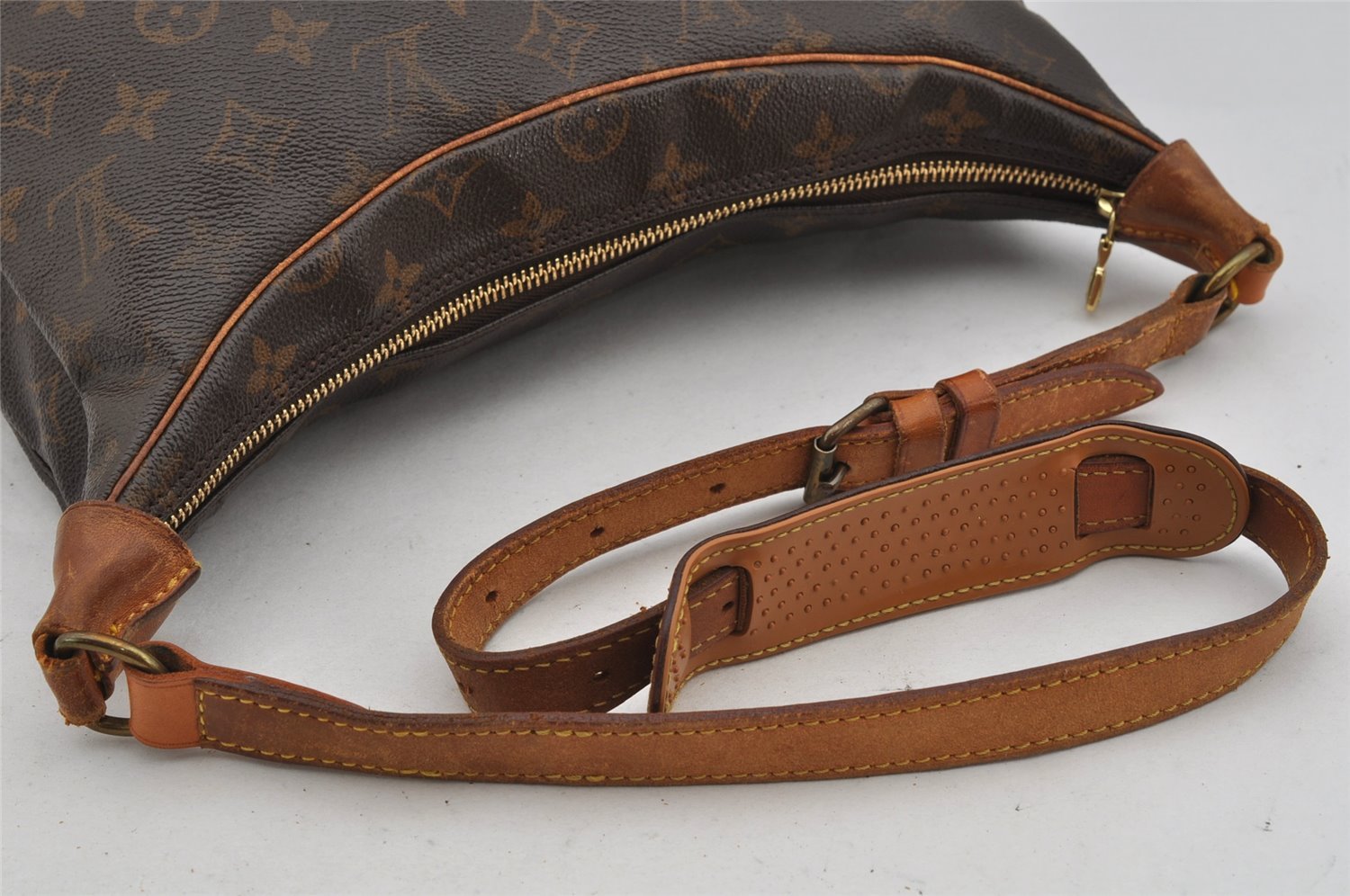 Authentic Louis Vuitton Monogram Boulogne 30 Shoulder Cross Bag M52165 LV 0626K