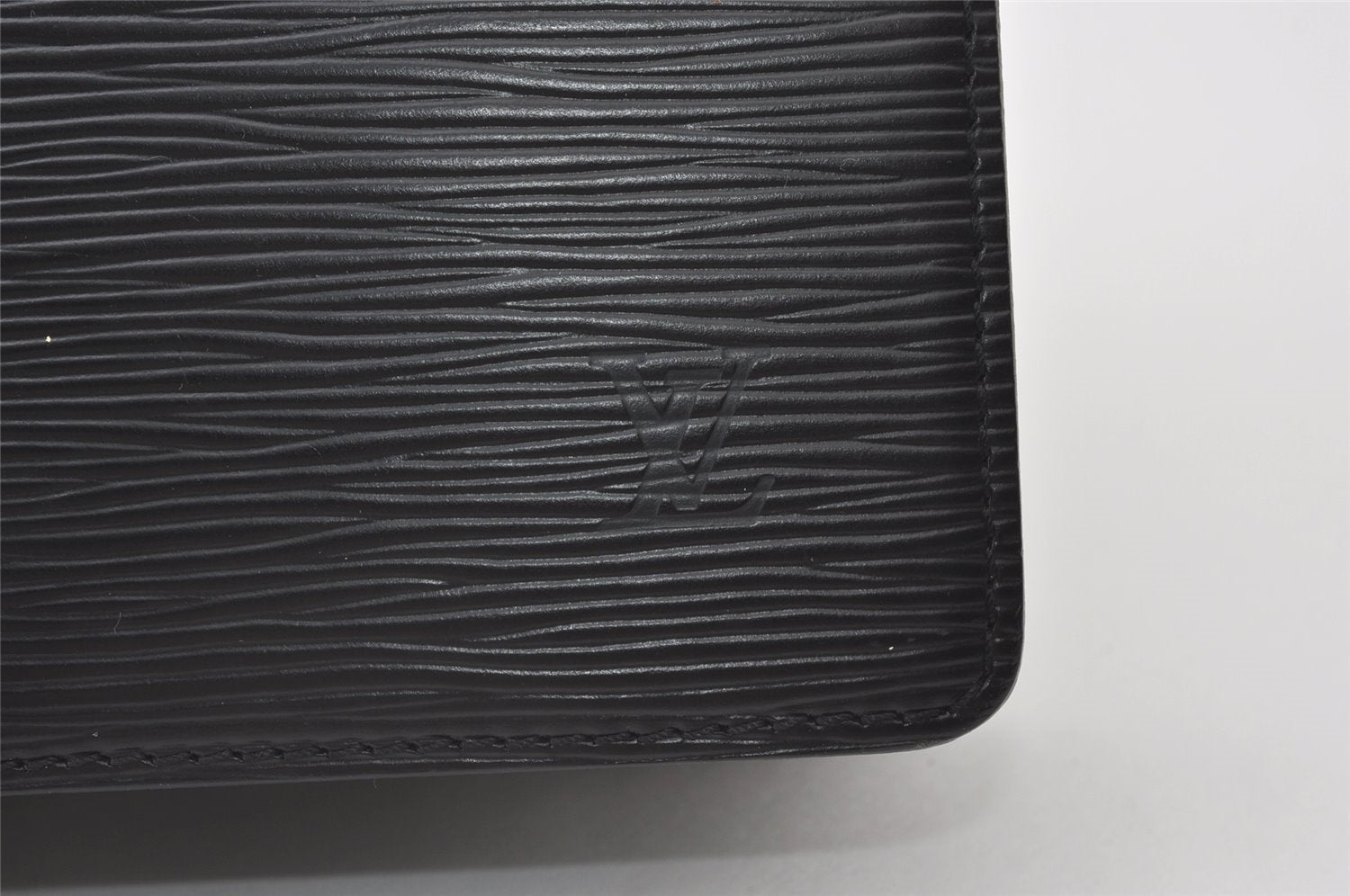 Authentic Louis Vuitton Epi Pochette Homme Clutch Hand Bag Black M52522 LV 0636J