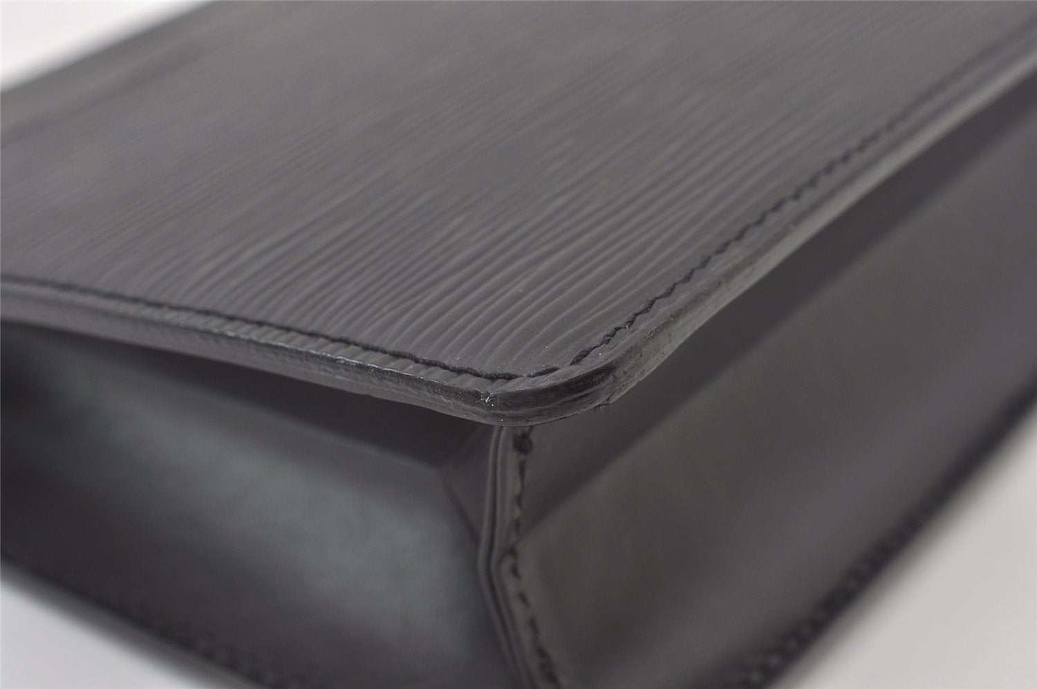 Authentic Louis Vuitton Epi Pochette Homme Clutch Hand Bag Black M52522 LV 0636J