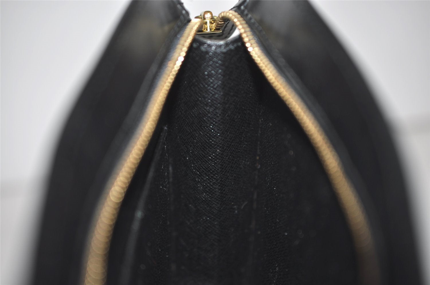 Authentic Louis Vuitton Epi Pochette Homme Clutch Hand Bag Black M52522 LV 0636J