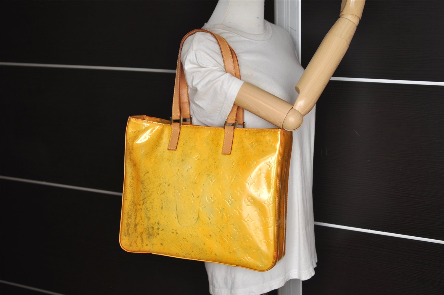 Authentic Louis Vuitton Vernis Columbus Shoulder Tote Bag Yellow M91028 LV 0639K