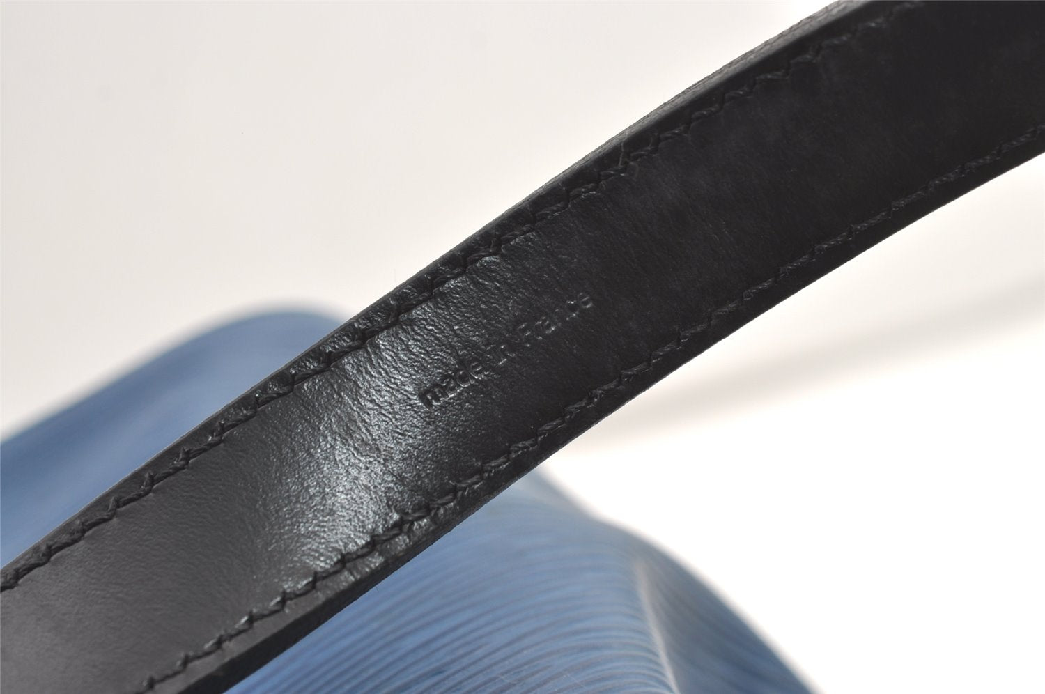 Authentic Louis Vuitton Epi Petit Noe Bi-color Blue x Black Drawstring Bag 0640K