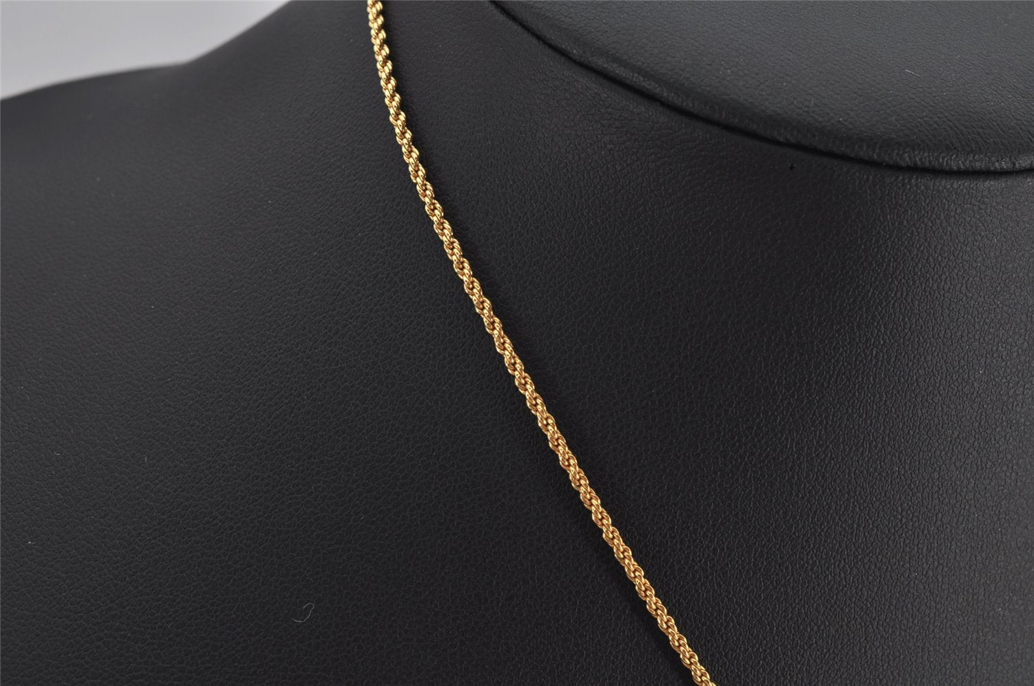 Authentic Christian Dior Gold Tone Chain Pendant Necklace CD 0646K