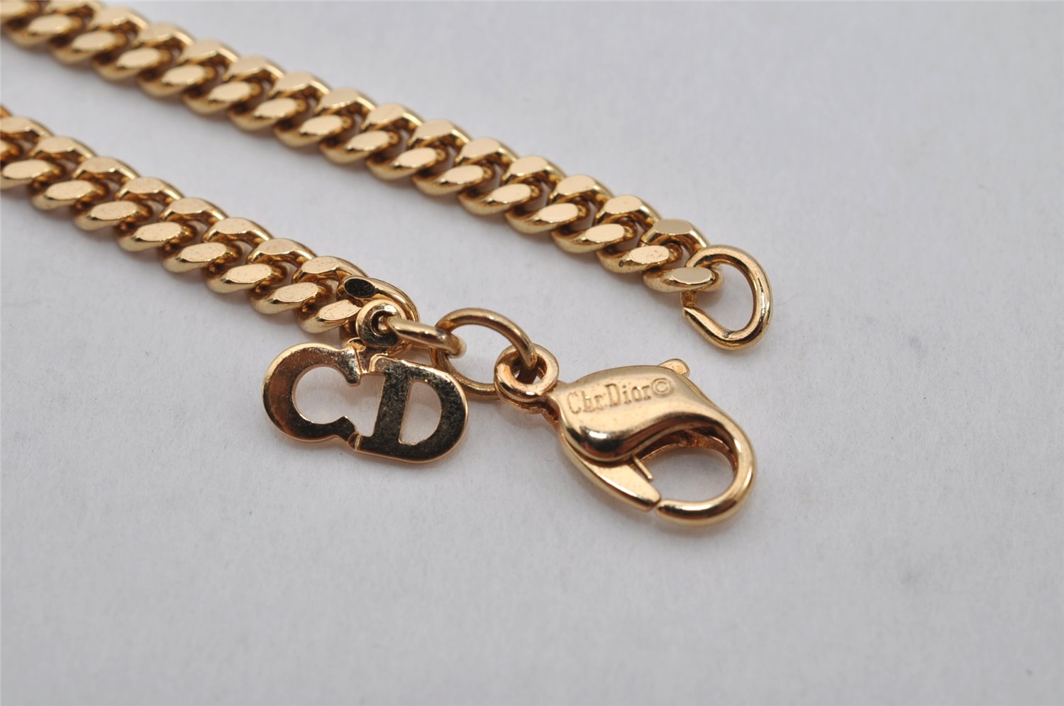 Authentic Christian Dior Gold Tone Chain Pendant Necklace CD 0648K