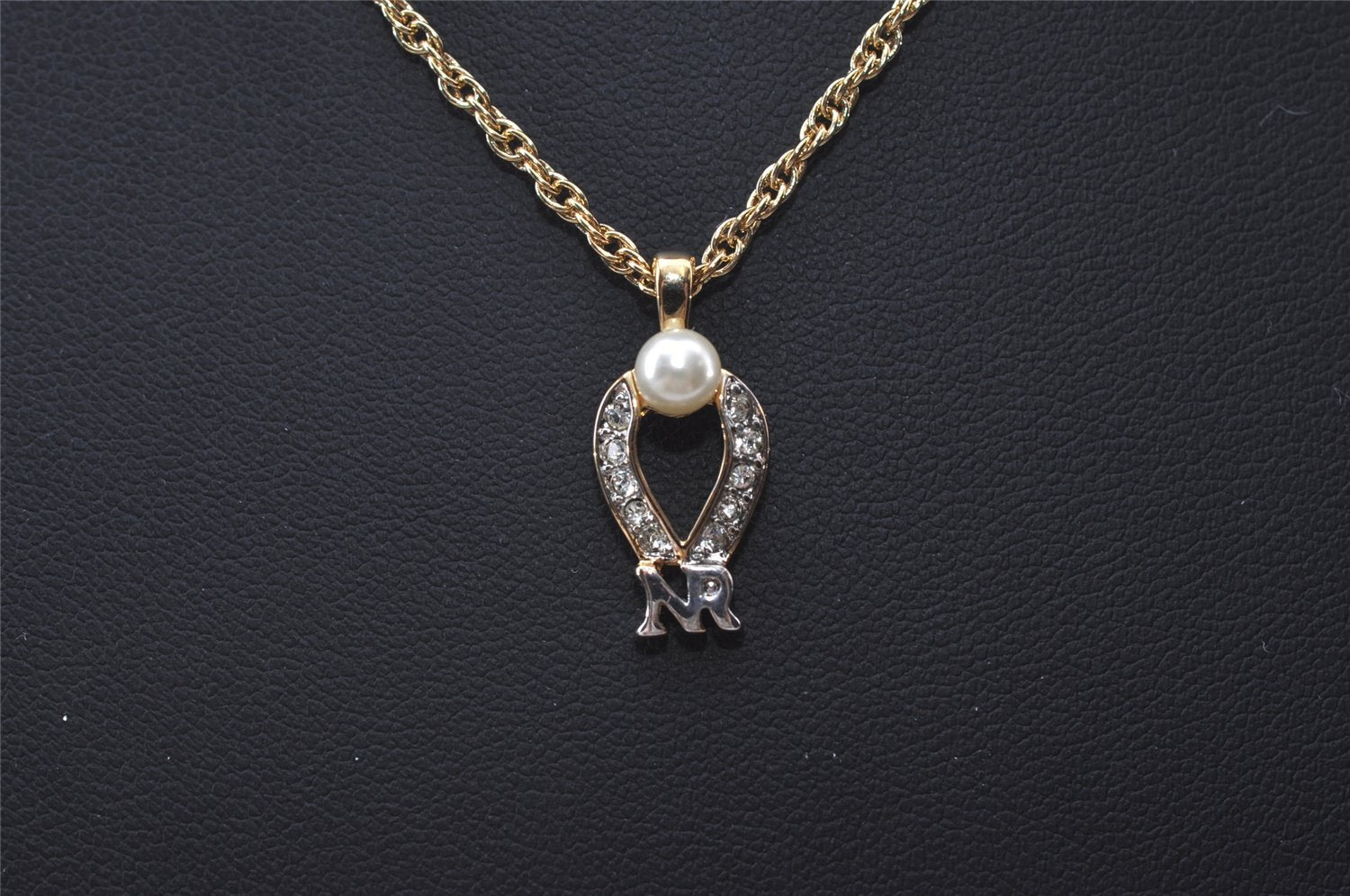 Authentic NINA RICCI Gold Tone Imitation Pearl Rhinestone Chain Necklace 0661J