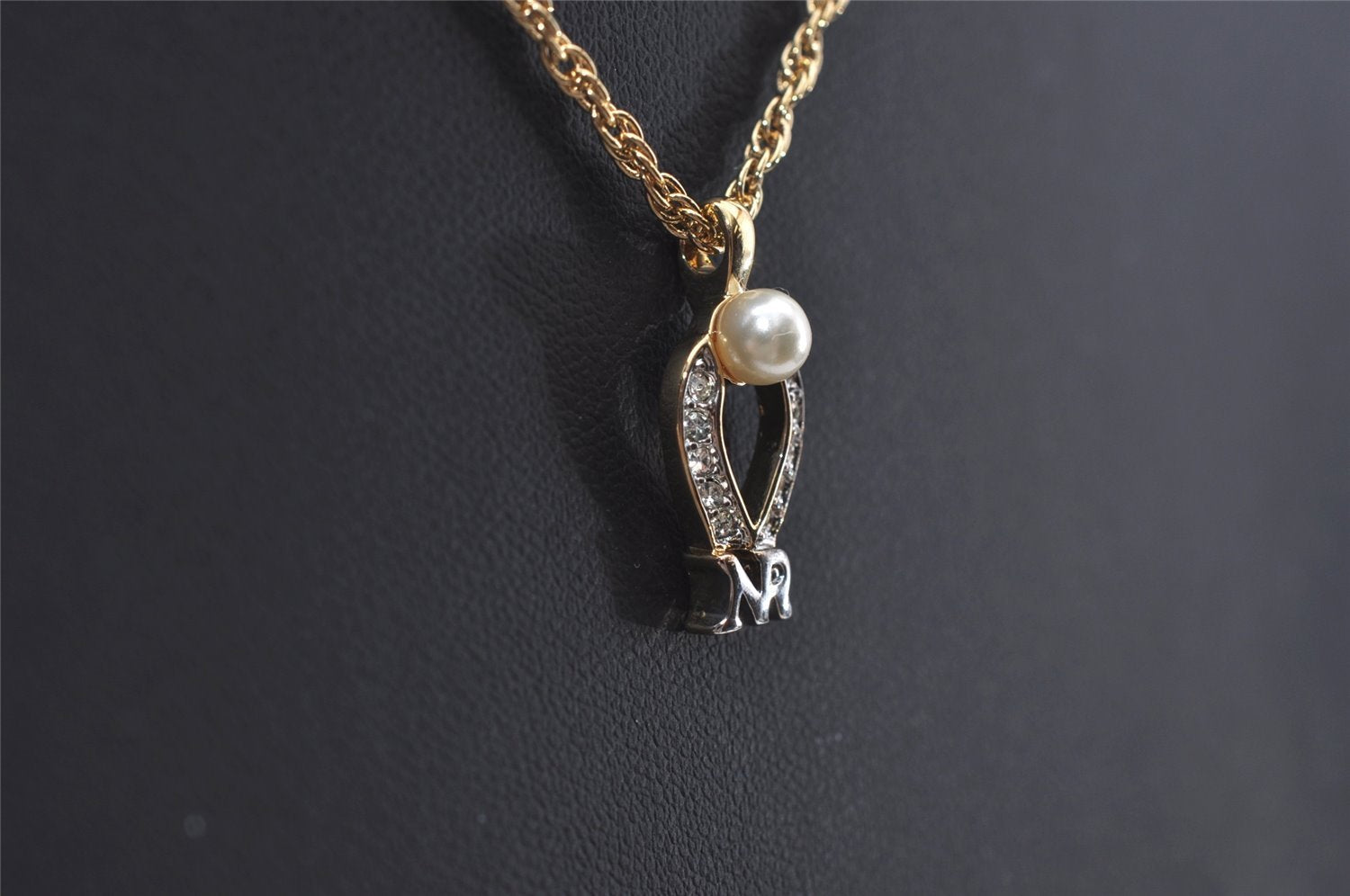 Authentic NINA RICCI Gold Tone Imitation Pearl Rhinestone Chain Necklace 0661J