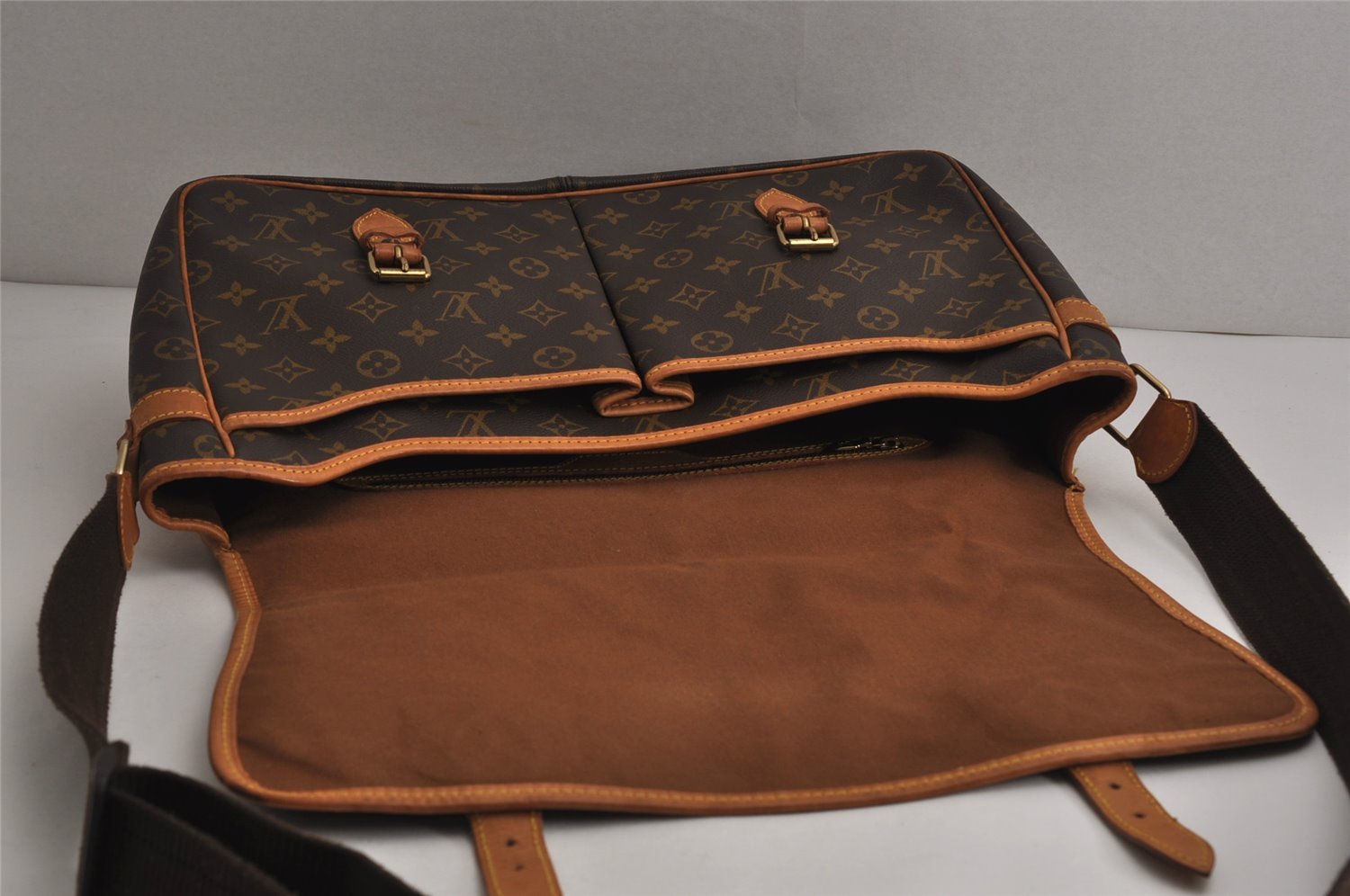 Authentic Louis Vuitton Monogram Gibeciere GM Shoulder Cross Bag M42246 LV 0667K