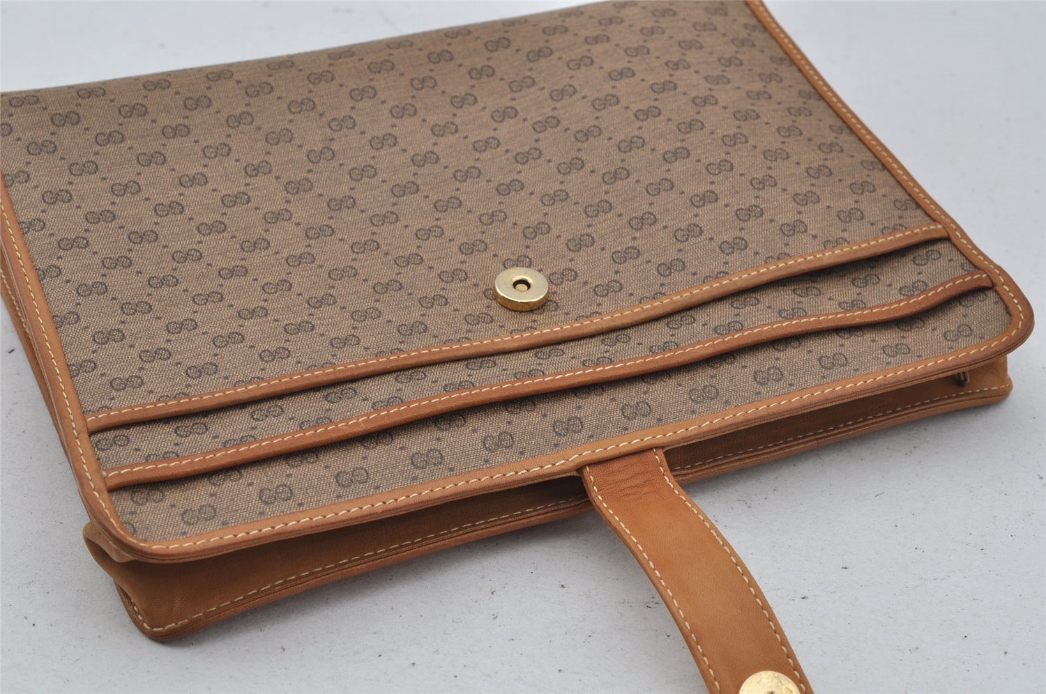 Authentic GUCCI Micro GG PVC Leather Clutch Hand Bag Purse Brown Junk 0678J