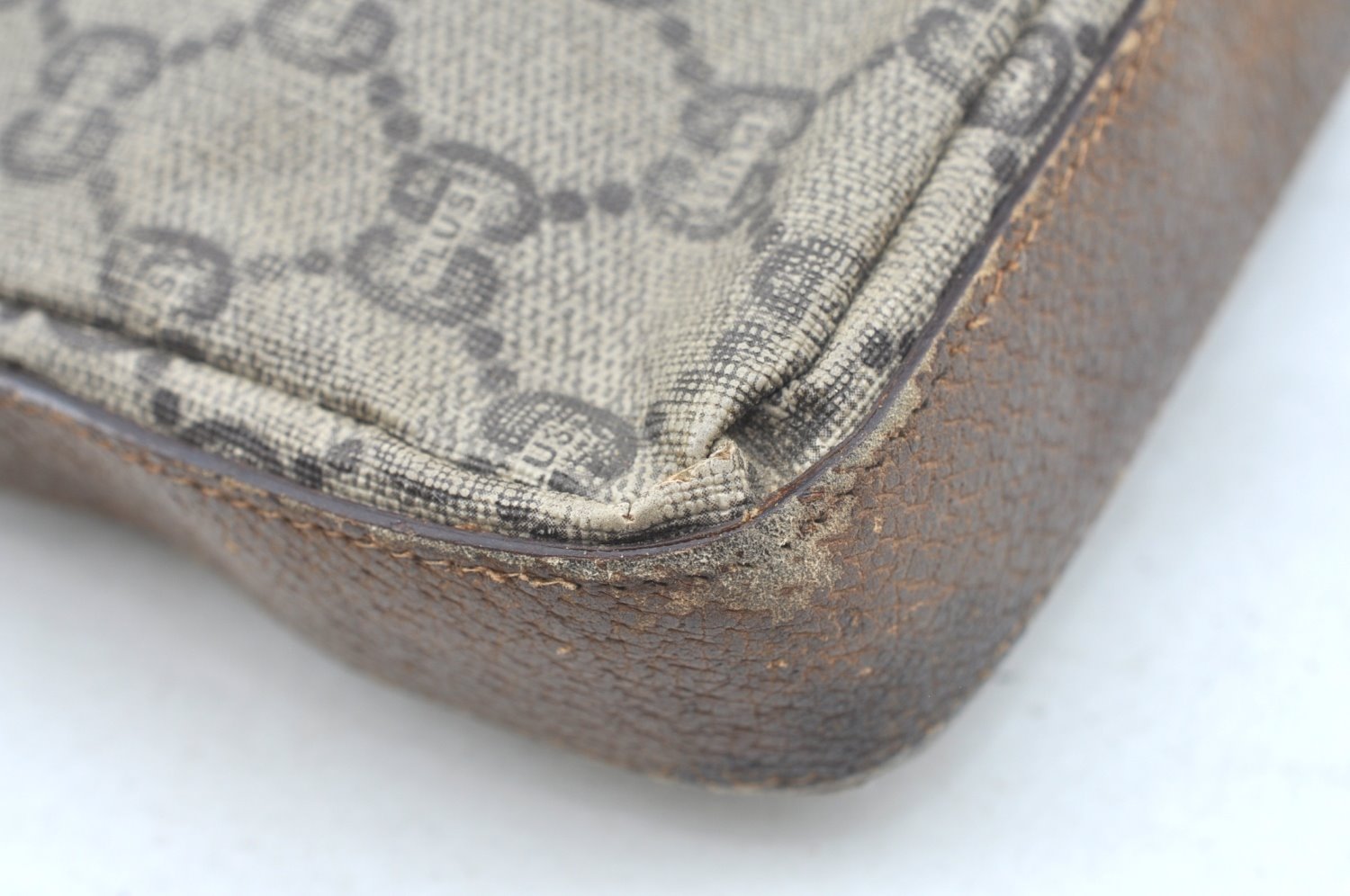 Authentic GUCCI GG Plus Clutch Hand Bag Purse GG PVC Leather Brown Junk 0679J