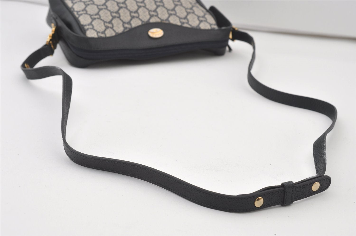 Authentic GUCCI GG Plus Shoulder Cross Body Bag PVC Leather Navy Blue Junk 0680J