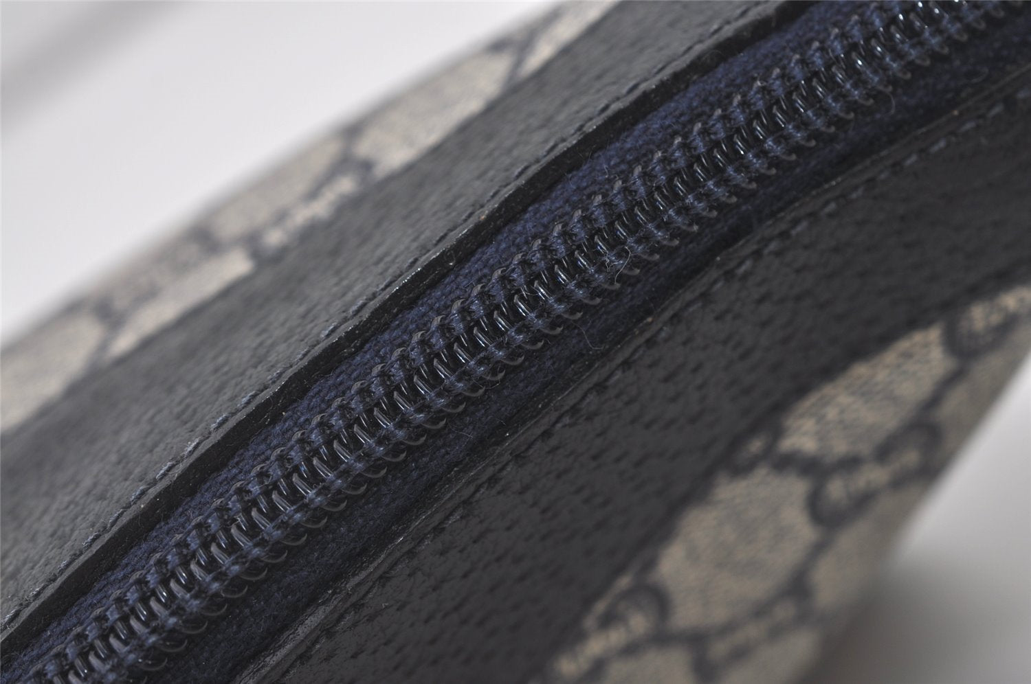 Authentic GUCCI GG Plus Shoulder Cross Body Bag PVC Leather Navy Blue Junk 0680J