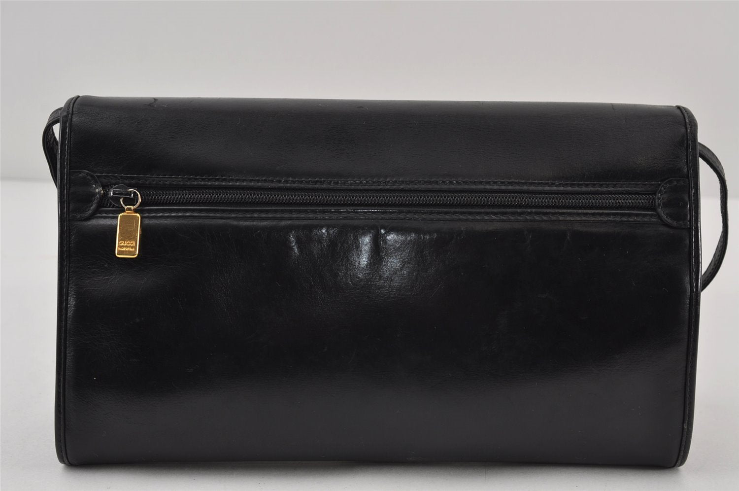 Authentic GUCCI Vintage Shoulder Cross Body Bag Purse Leather Black 0684J