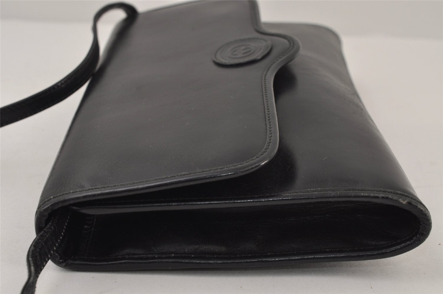 Authentic GUCCI Vintage Shoulder Cross Body Bag Purse Leather Black 0684J