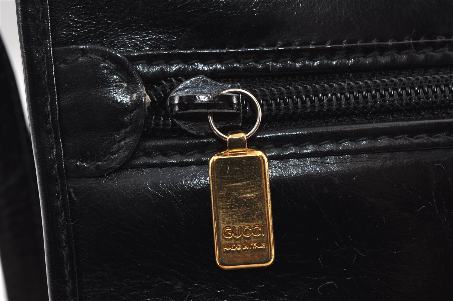 Authentic GUCCI Vintage Shoulder Cross Body Bag Purse Leather Black 0684J