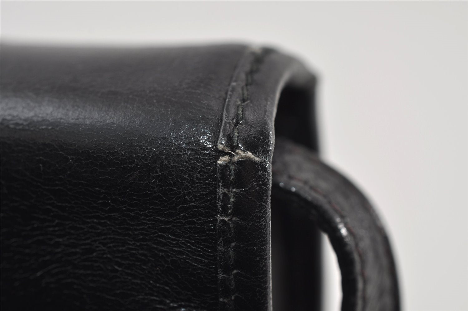 Authentic GUCCI Vintage Shoulder Cross Body Bag Purse Leather Black 0684J