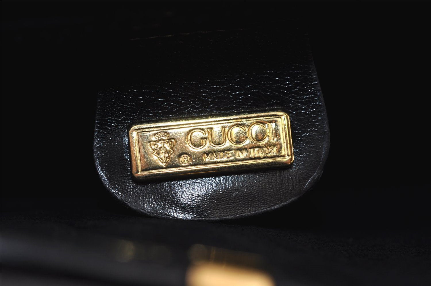 Authentic GUCCI Vintage Shoulder Cross Body Bag Purse Leather Black 0684J