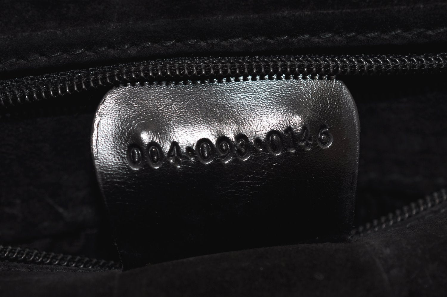 Authentic GUCCI Vintage Shoulder Cross Body Bag Purse Leather Black 0684J