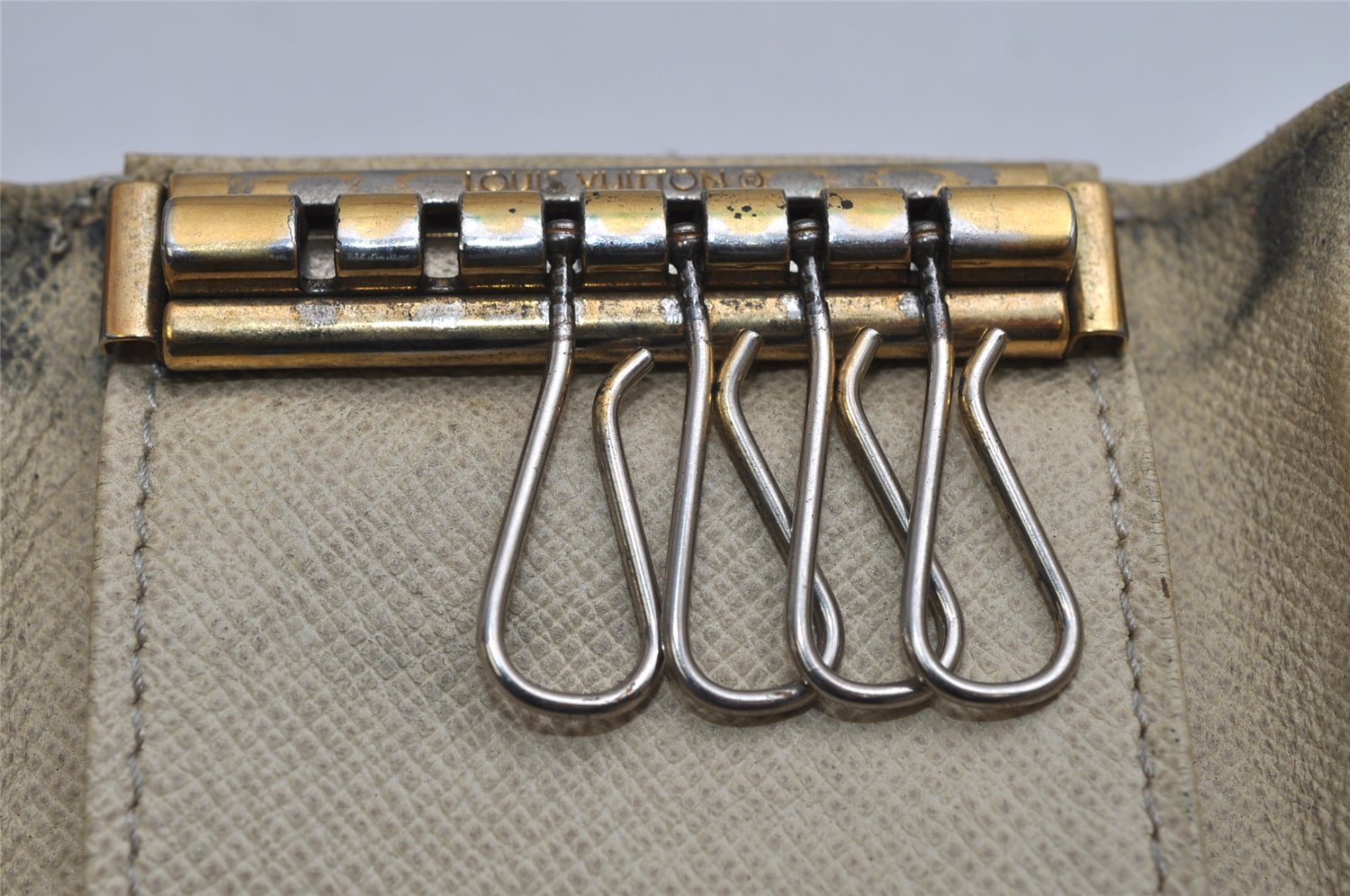 Authentic Louis Vuitton Damier Azur Multicles 6 Key Case Holder N61745 LV 0684K