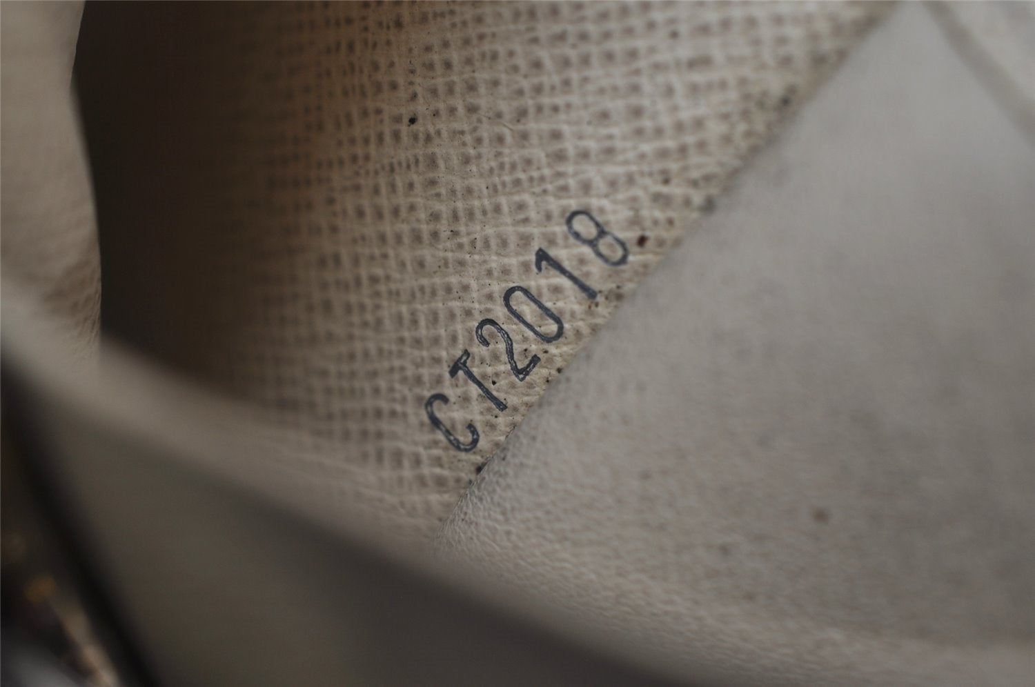 Authentic Louis Vuitton Damier Azur Multicles 6 Key Case Holder N61745 LV 0684K