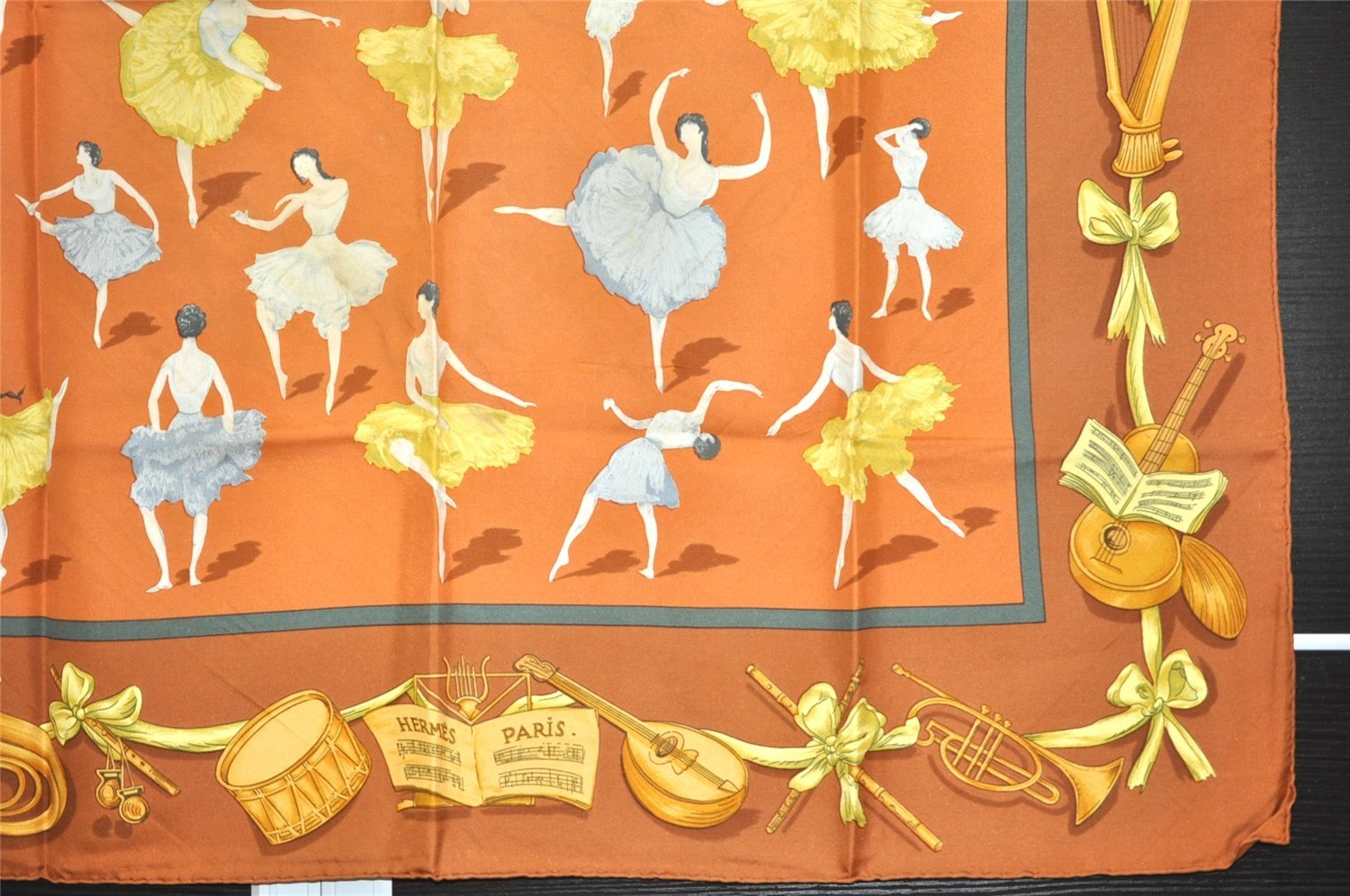 Authentic HERMES Carre 90 Scarf 