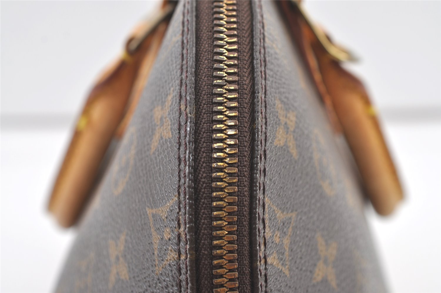 Authentic Louis Vuitton Monogram Alma Hand Bag Purse M51130 LV 0705K