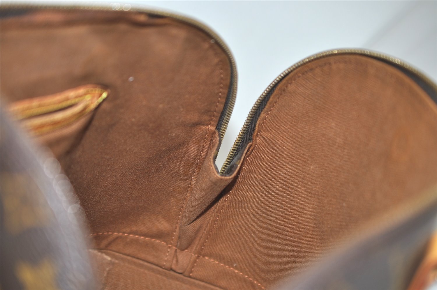 Authentic Louis Vuitton Monogram Alma Hand Bag Purse M51130 LV 0705K