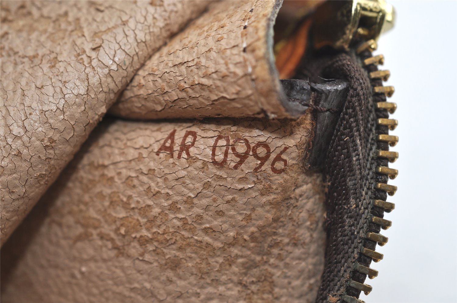 Authentic Louis Vuitton Monogram Pouch For Bucket PM LV Junk 0711K