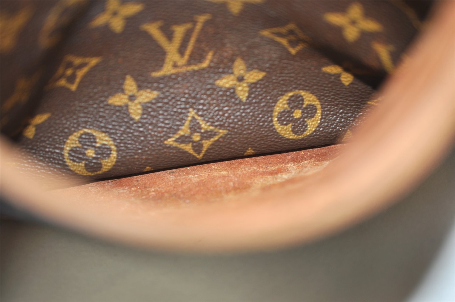 Authentic Louis Vuitton Monogram Danube GM Shoulder Cross Bag M45262 LV 0714K