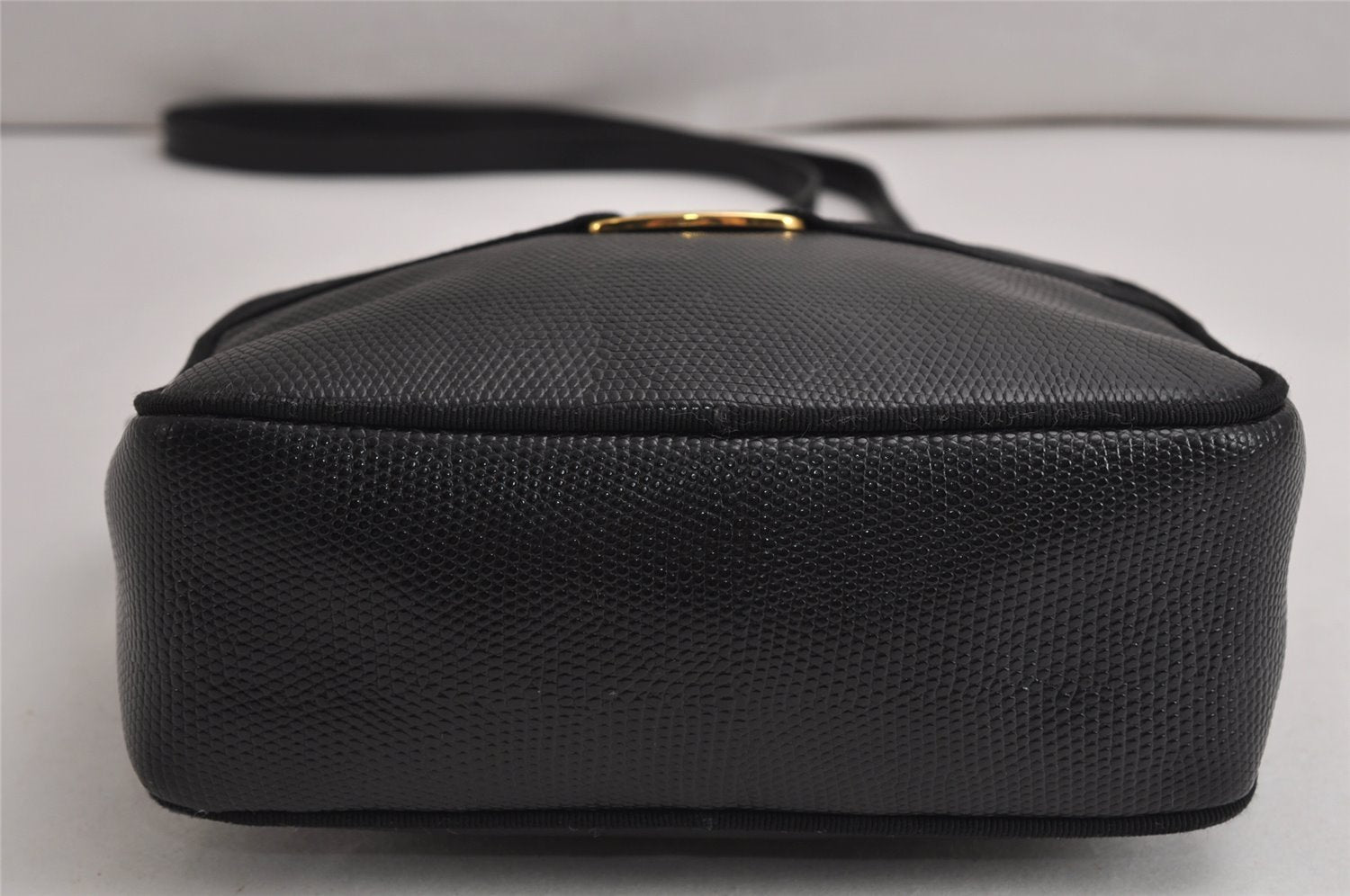Authentic Salvatore Ferragamo Vara Shoulder Cross Body Bag Leather Black 0717K