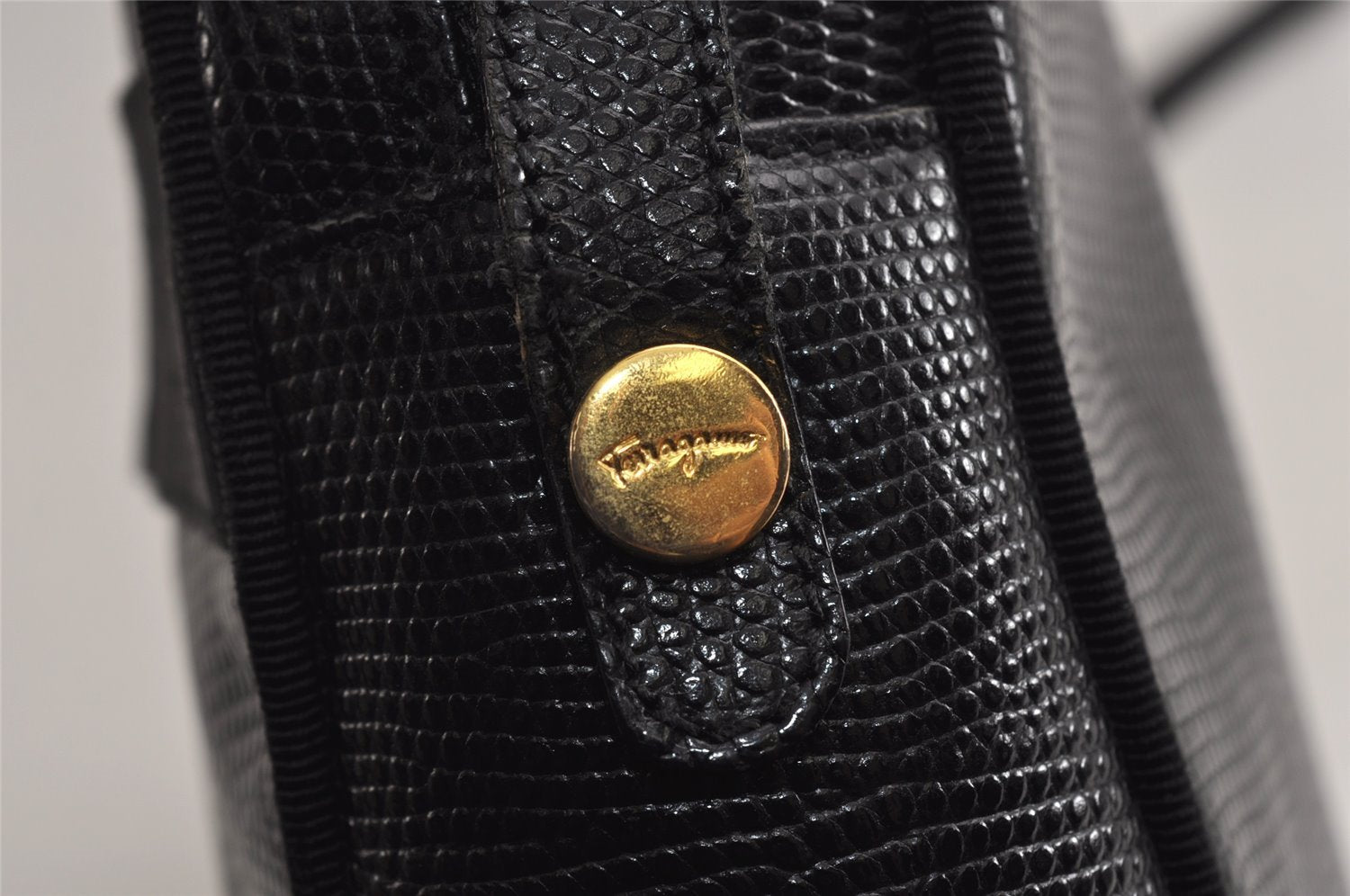 Authentic Salvatore Ferragamo Vara Shoulder Cross Body Bag Leather Black 0717K