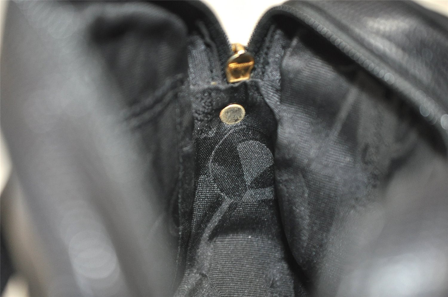 Authentic Salvatore Ferragamo Vara Shoulder Cross Body Bag Leather Black 0717K