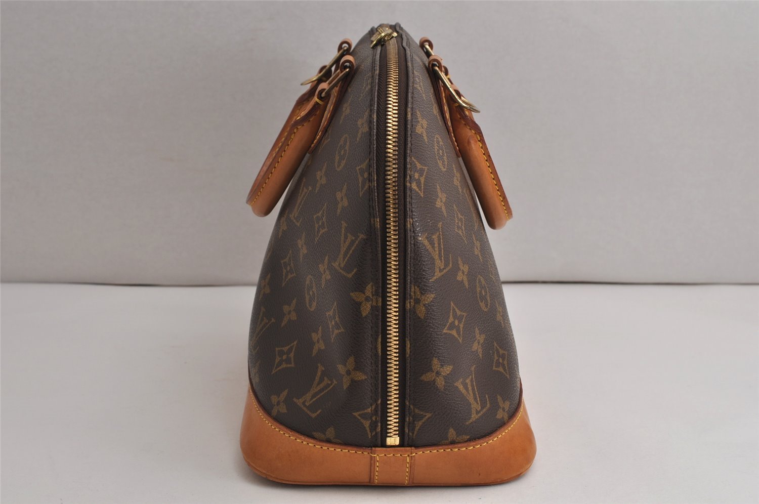 Authentic Louis Vuitton Monogram Alma Hand Bag Purse M51130 LV 0721K