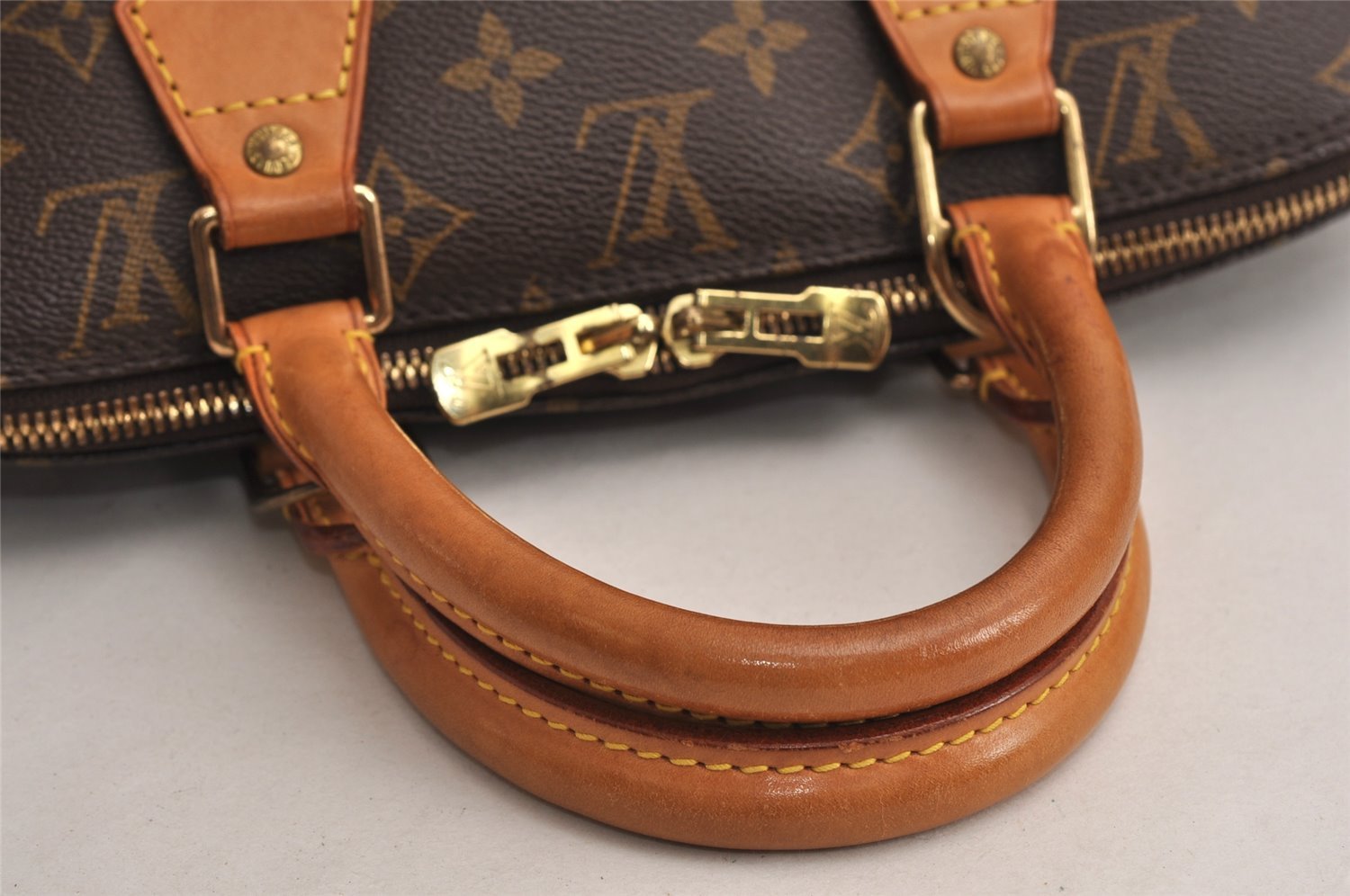 Authentic Louis Vuitton Monogram Alma Hand Bag Purse M51130 LV 0721K