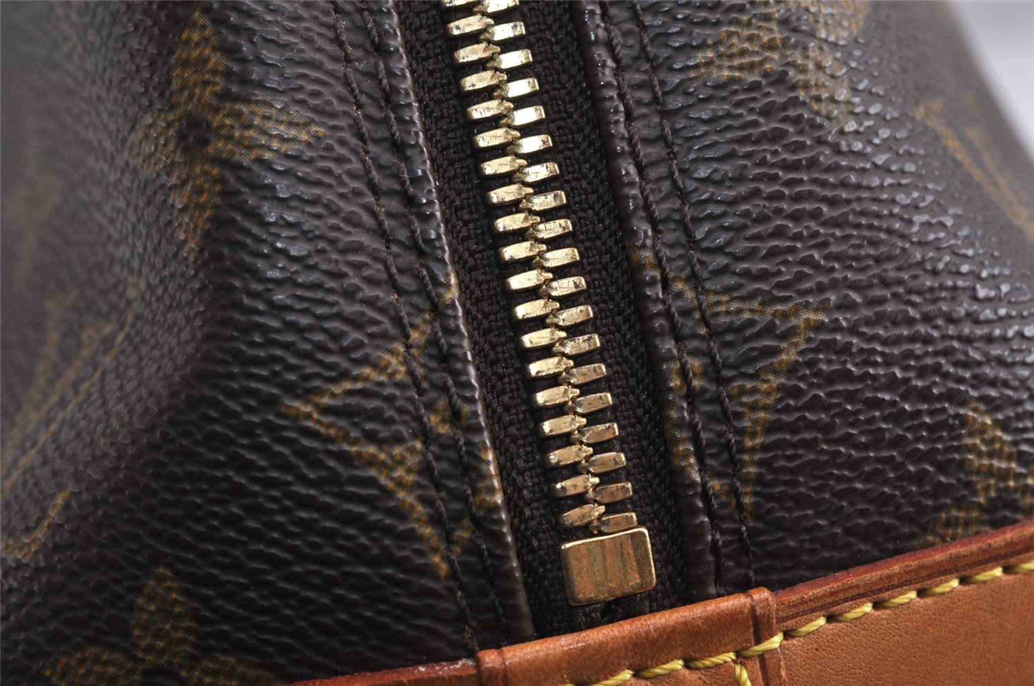 Authentic Louis Vuitton Monogram Alma Hand Bag Purse M51130 LV 0721K