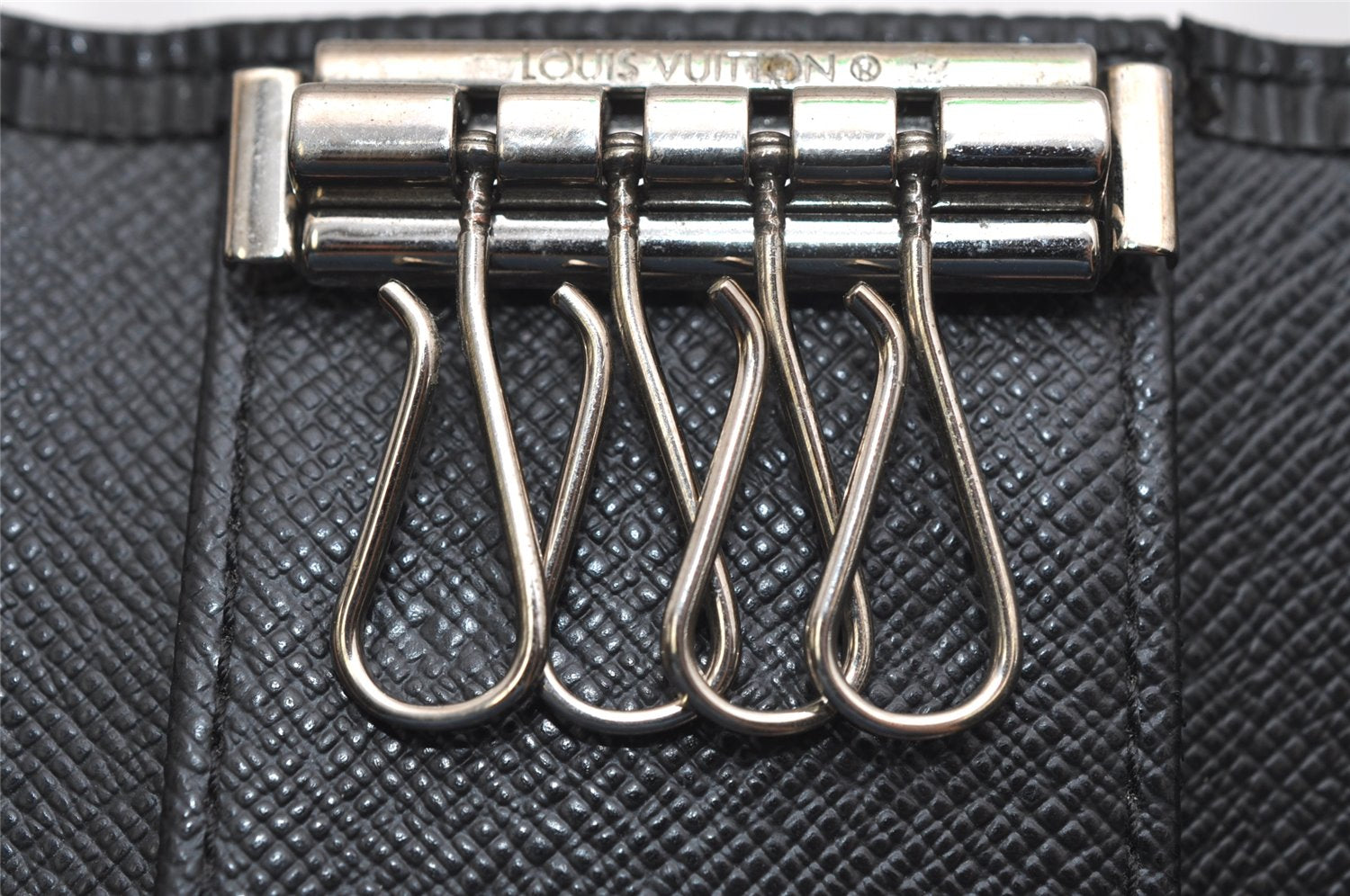 Authentic Louis Vuitton Epi Multicles 4 Key Case Black M63822 LV 0726K