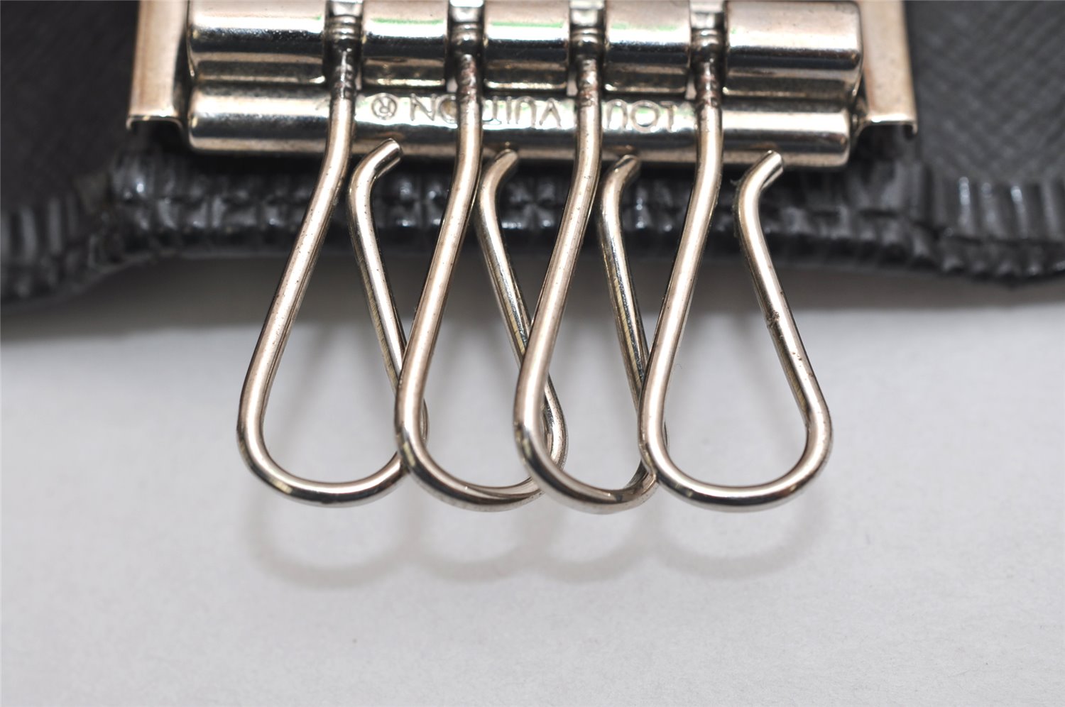 Authentic Louis Vuitton Epi Multicles 4 Key Case Black M63822 LV 0726K