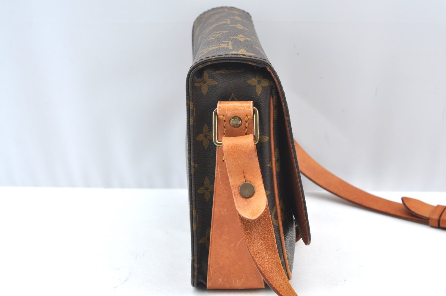 Authentic Louis Vuitton Monogram Cartouchiere MM M51253 Shoulder Cross Bag 0739G