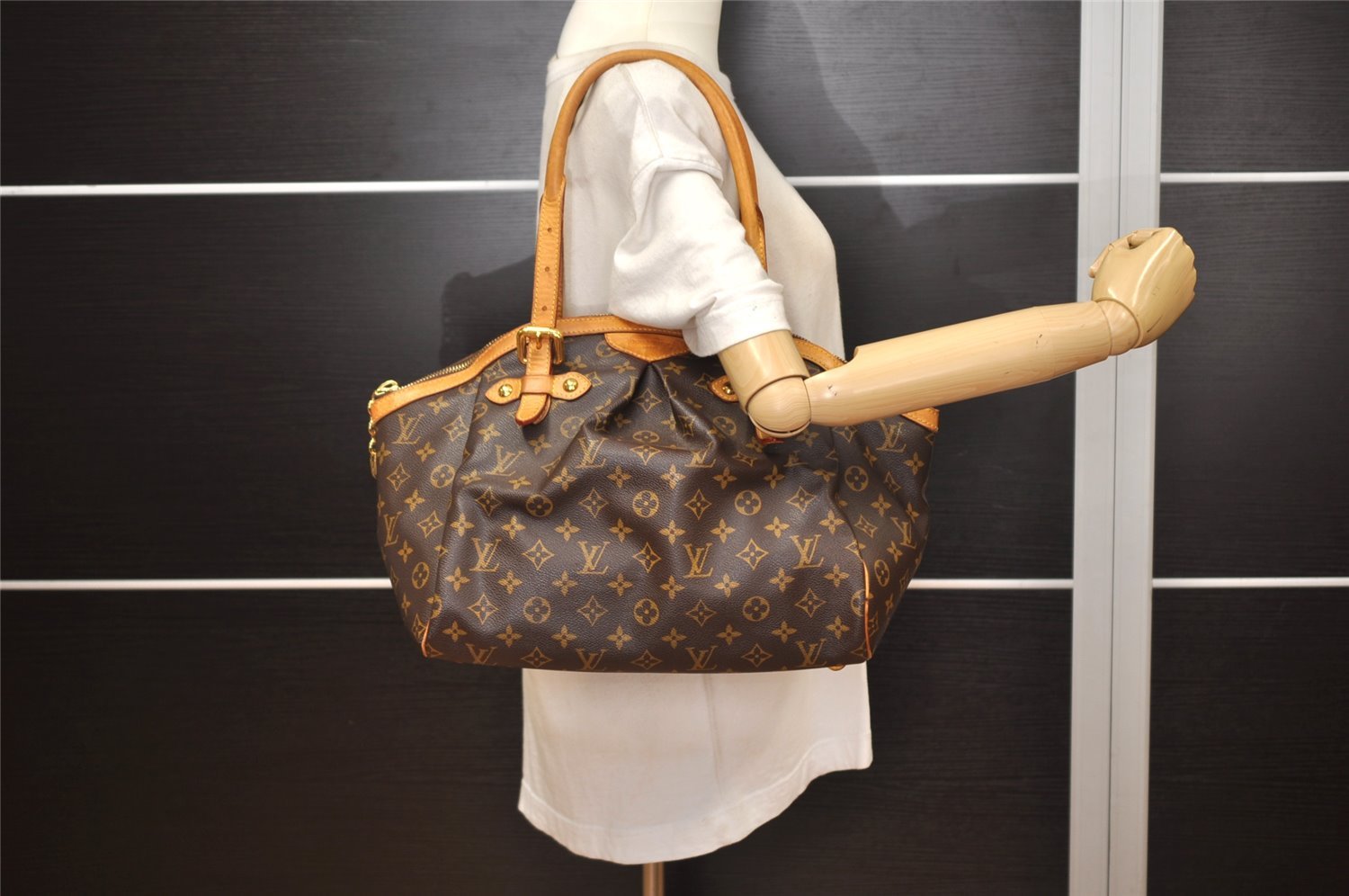 Authentic Louis Vuitton Monogram Tivoli GM Hand Tote Bag M40144 LV 0739K