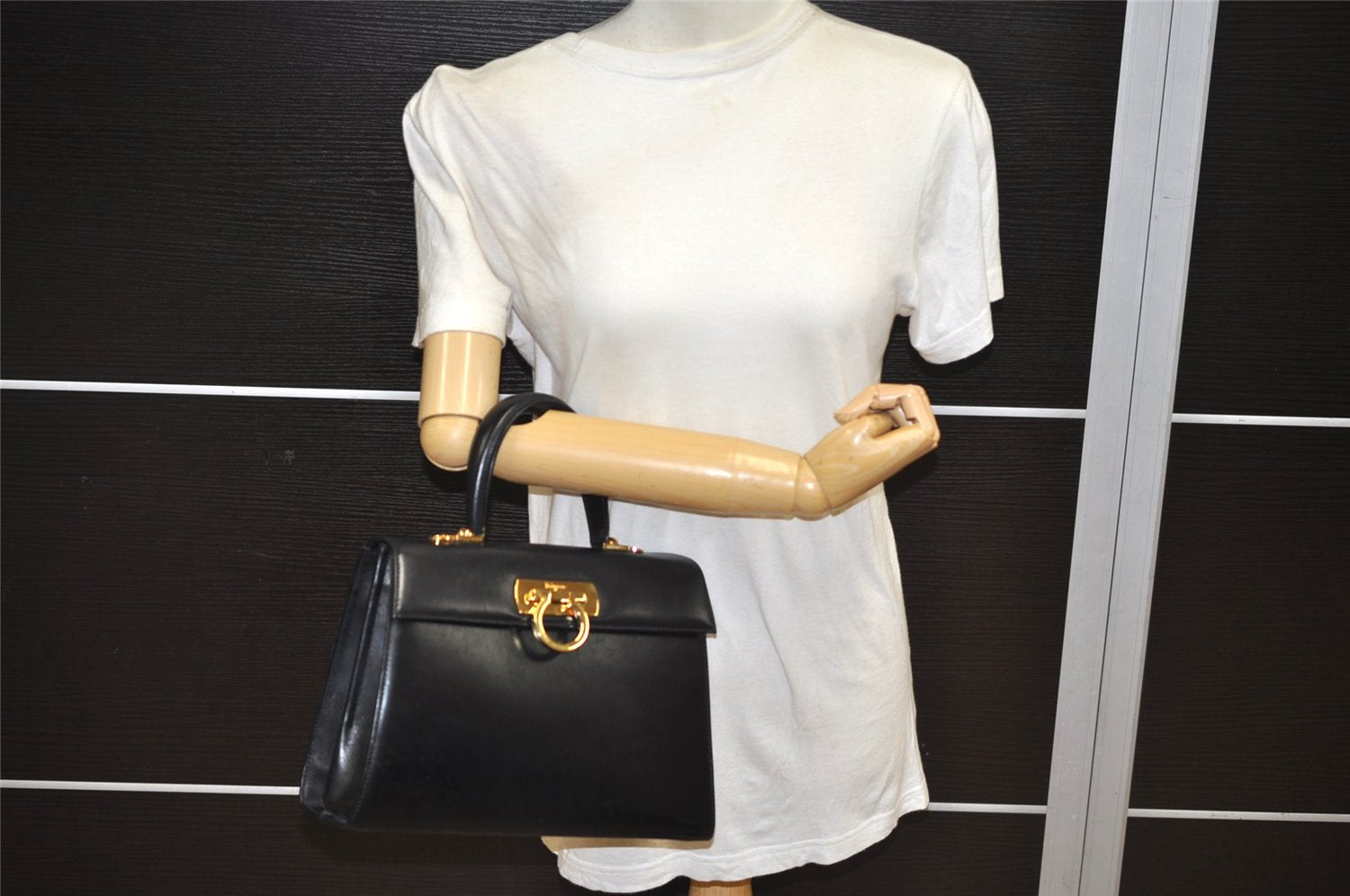 Authentic Salvatore Ferragamo Gancini Leather 2Way Shoulder Hand Bag Black 0745K
