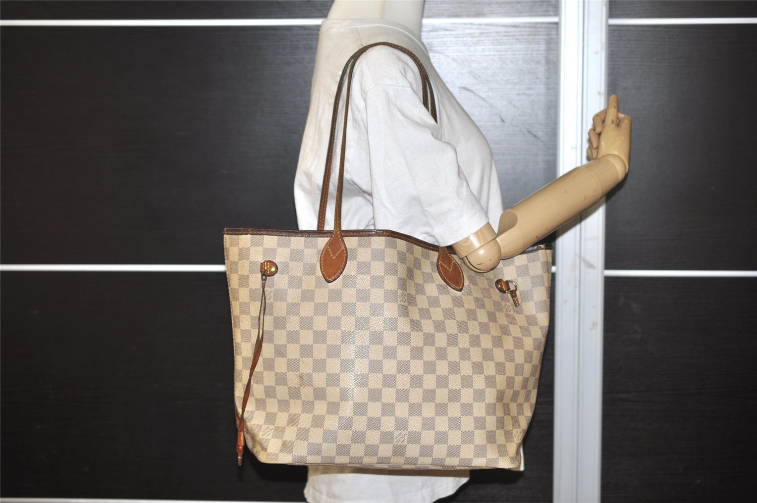 Authentic Louis Vuitton Damier Azur Neverfull MM Tote Bag N51107 LV 0748J