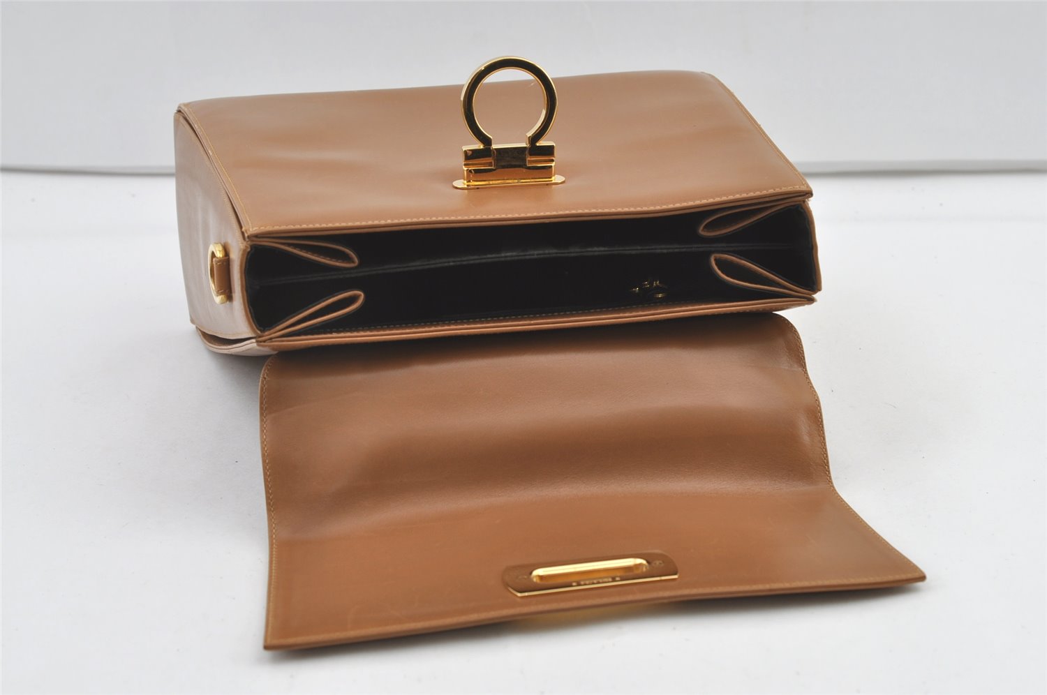 Authentic Salvatore Ferragamo Gancini Leather 2Way Shoulder Hand Bag Brown 0748K