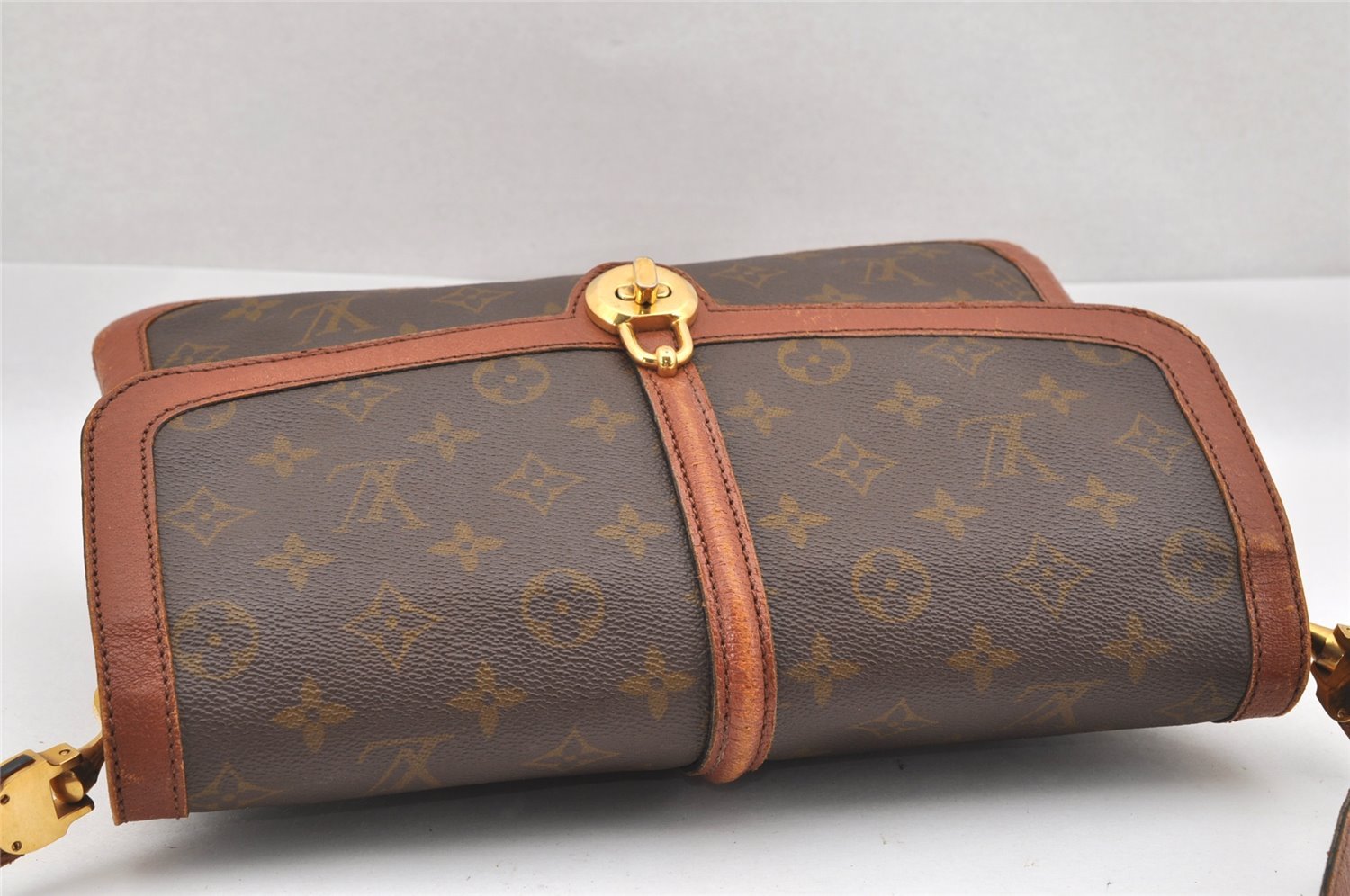 Authentic Louis Vuitton Monogram Sac Vendome Shoulder Cross Bag Old Model 0749J