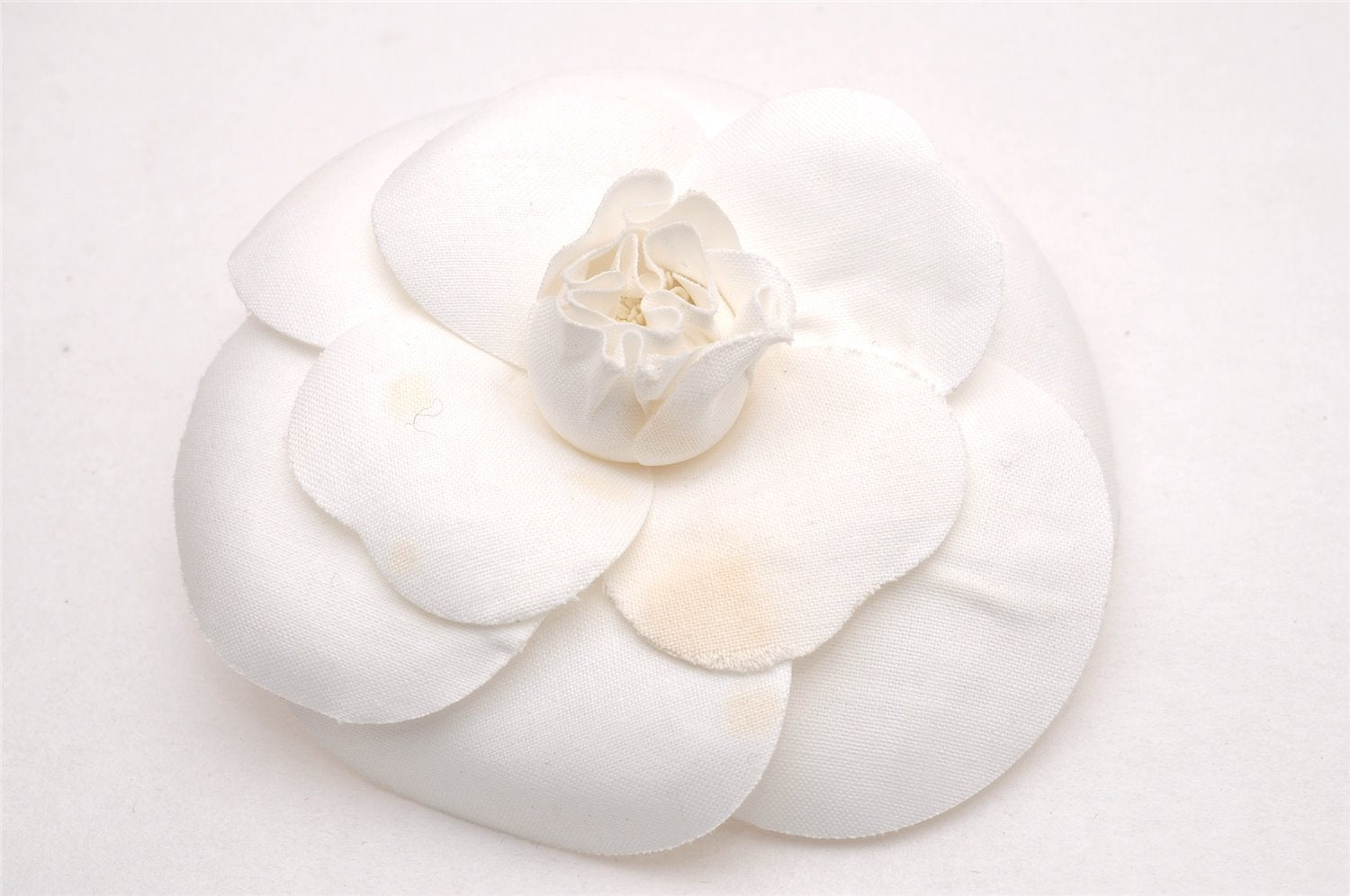 Authentic CHANEL Camellia Corsage Brooch Canvas White Box 0754J