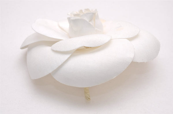 Authentic CHANEL Camellia Corsage Brooch Canvas White Box 0754J