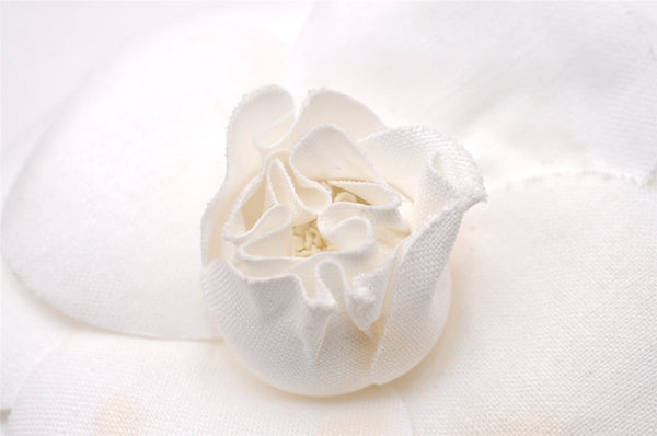 Authentic CHANEL Camellia Corsage Brooch Canvas White Box 0754J