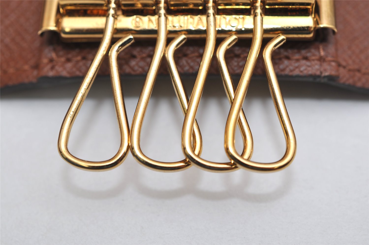 Authentic Louis Vuitton Monogram Multicles 4 Four Hooks Key Case M62631 LV 0754K