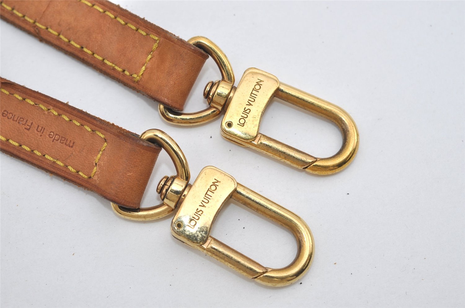 Authentic Louis Vuitton Leather Shoulder Strap Beige 47.4